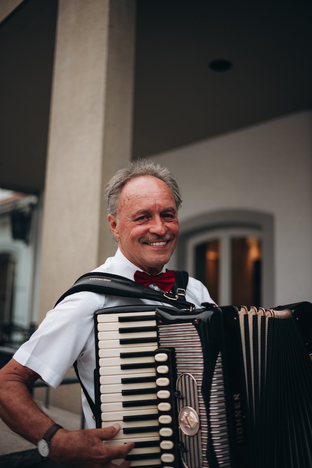 Gerhard Mangold Sänger der Musikgruppe Mangold3 aus Vorarlberg Musik vom Feinsten